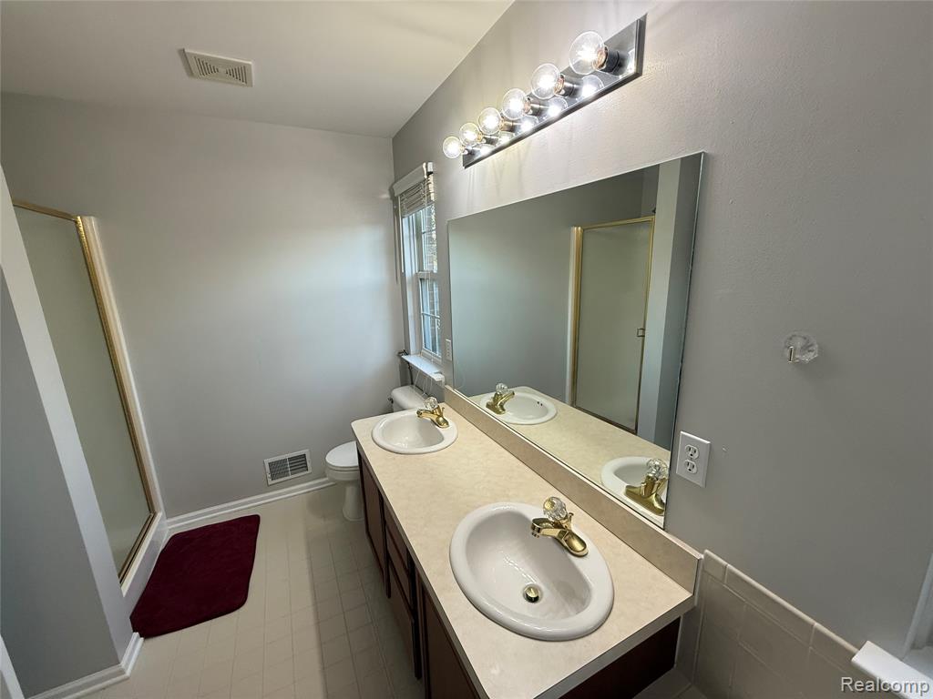 6063 Pine Cone Drive, Grand Blanc, MI 48439 — Photo 18