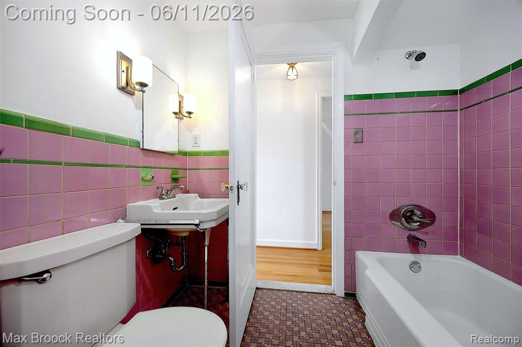 14 Fairwood Boulevard, Pleasant Ridge, MI — Photo 36