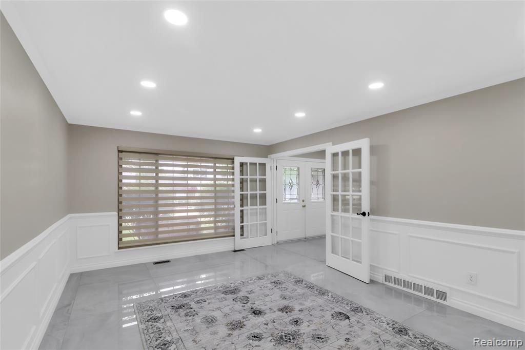 6880 Brookshire Drive, Canton, MI 48187 — Photo 8