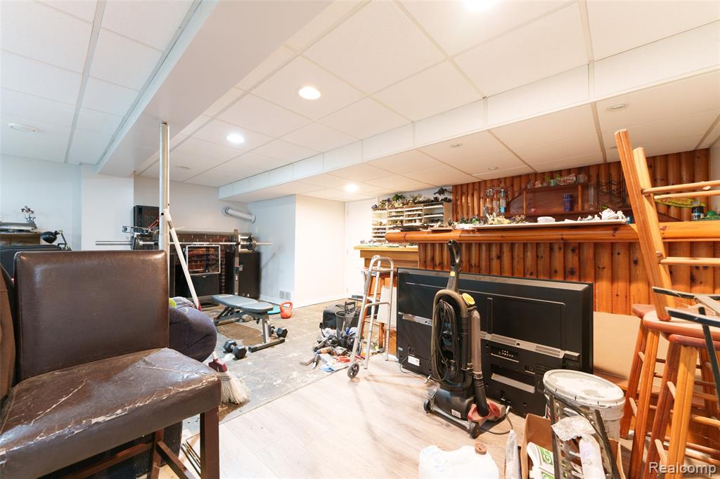 5985 Rowley Boulevard, Waterford, MI 48329 — Photo 13