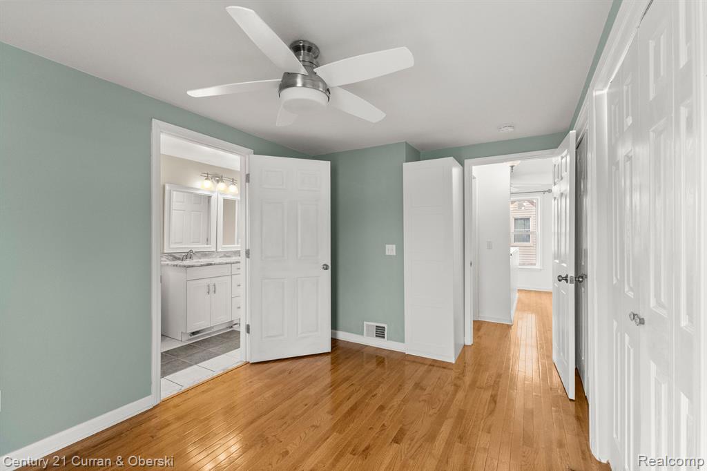 4615 MANDALAY Avenue, Royal Oak, MI 48073 — Photo 24