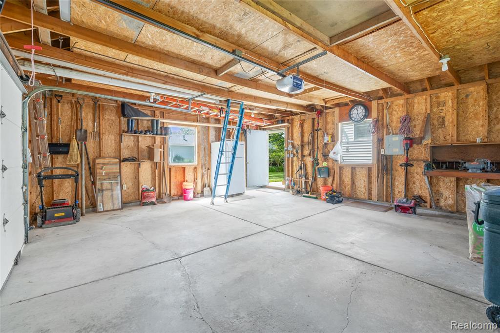 4333 Hunters Drive, Highland, MI 48356 — Photo 42