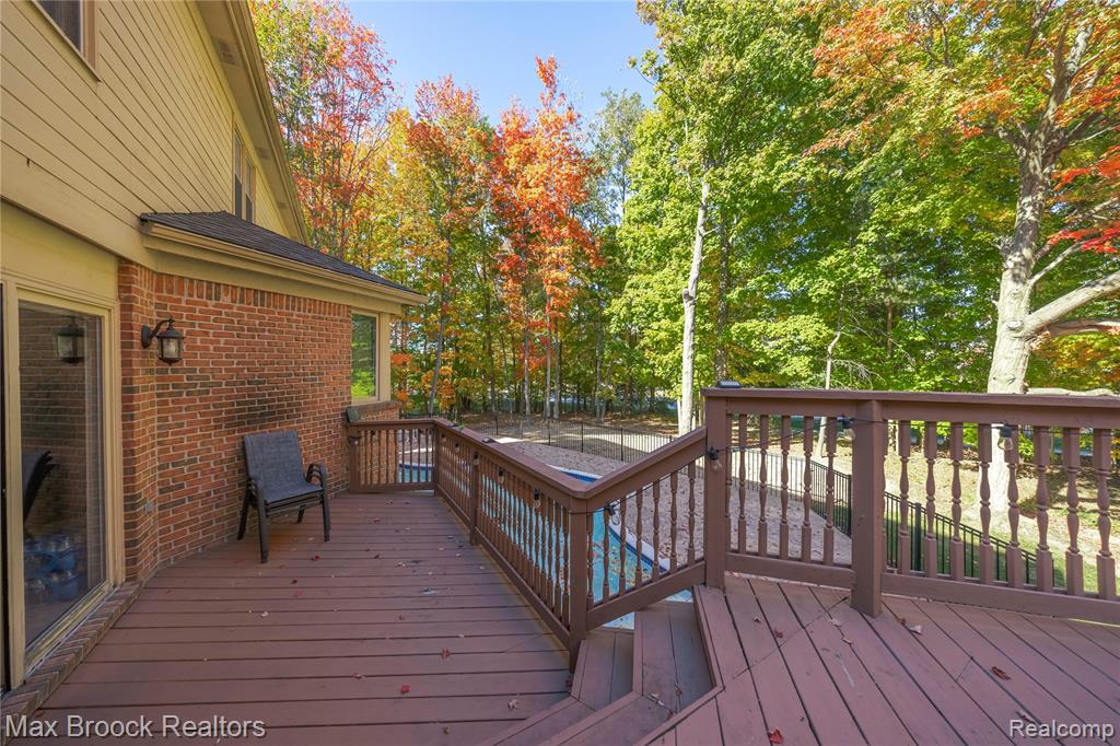 6986 Crosswell Drive, West Bloomfield, MI — Photo 59