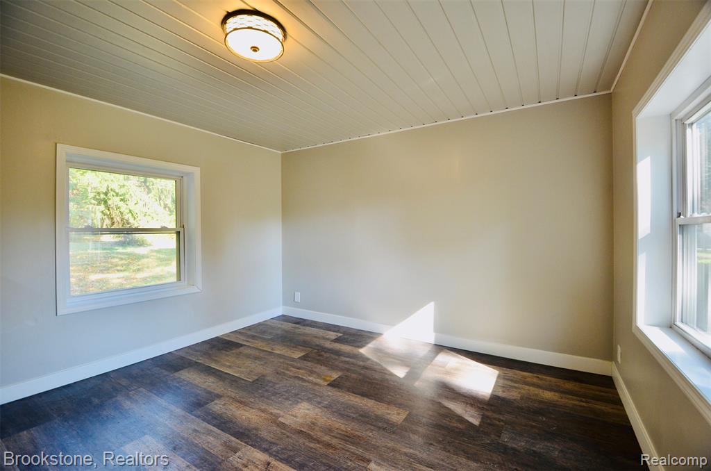7565 Old Pond Drive, Clarkston, MI 48348 — Photo 14