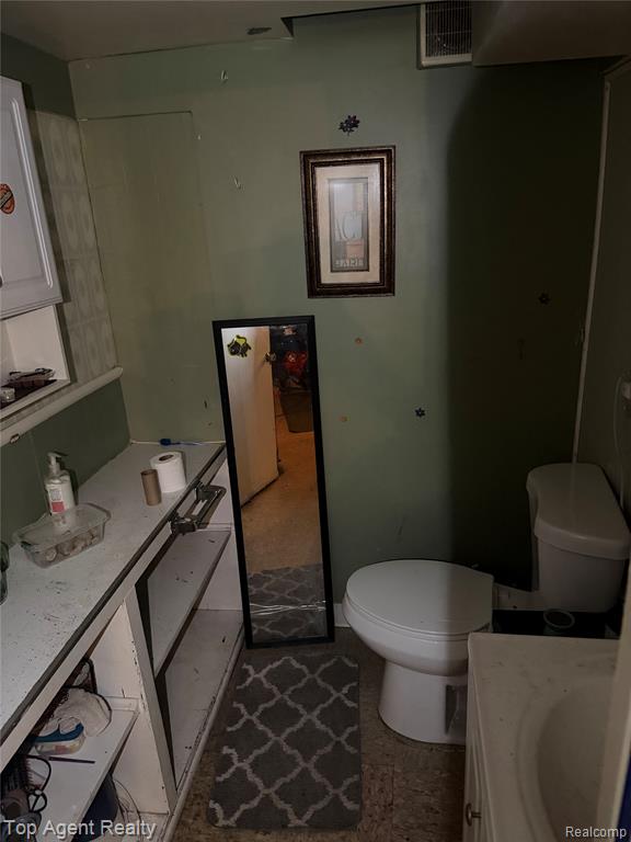 8774 Shannon Drive, Sterling Heights, MI 48314 — Photo 16
