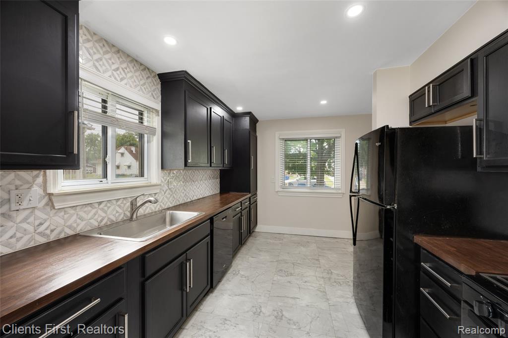 4993 Bedford Street, Dearborn Heights, MI 48125 — Photo 6