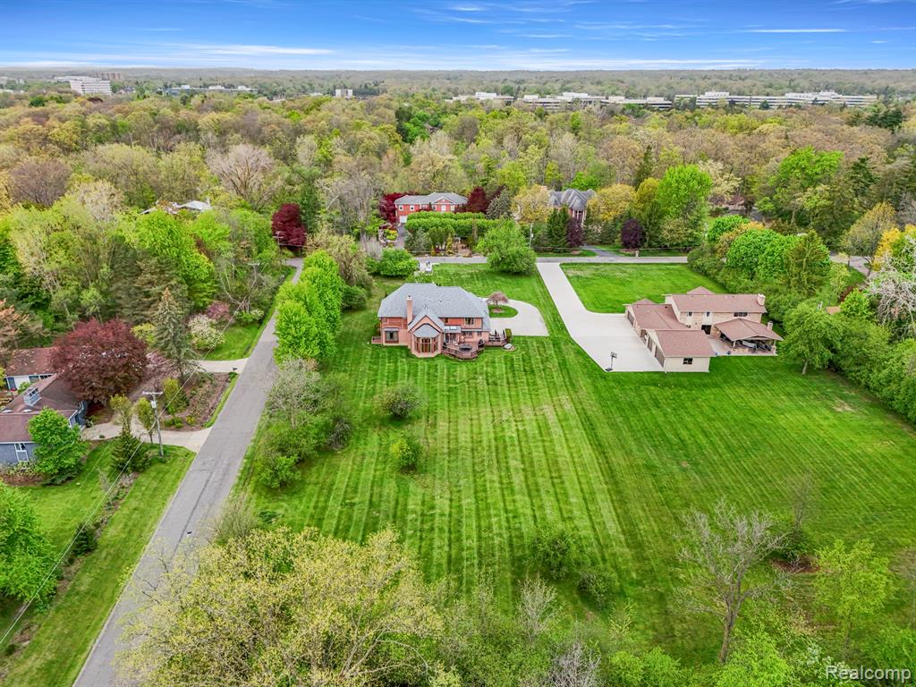 30060 Bristol Lane, Bingham Farms, MI 48025 — Photo 78