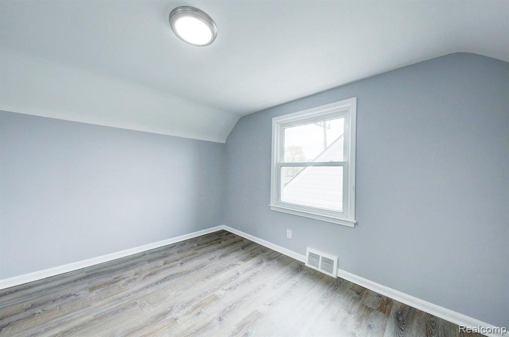 21425 MITCHELLDALE Avenue, Ferndale, MI 48220 — Photo 10