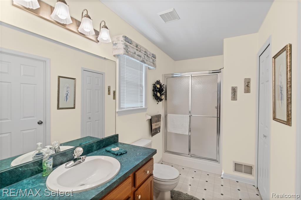 9267 Jill Marie Lane, Swartz Creek, MI 48473 — Photo 9