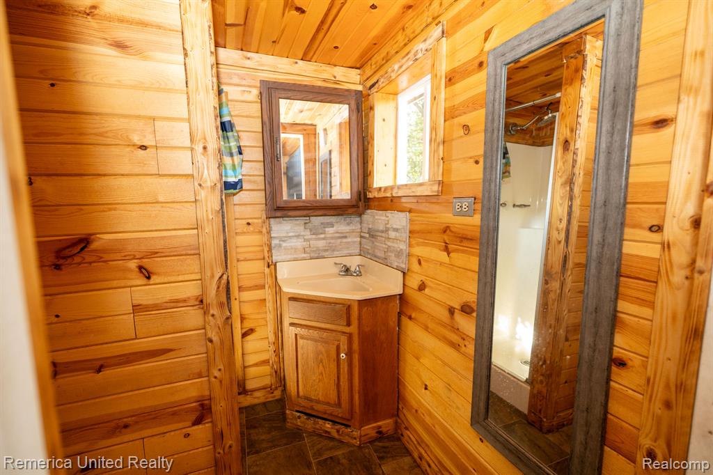 106 Devonshire Drive, Prudenville, MI 48651 — Photo 11