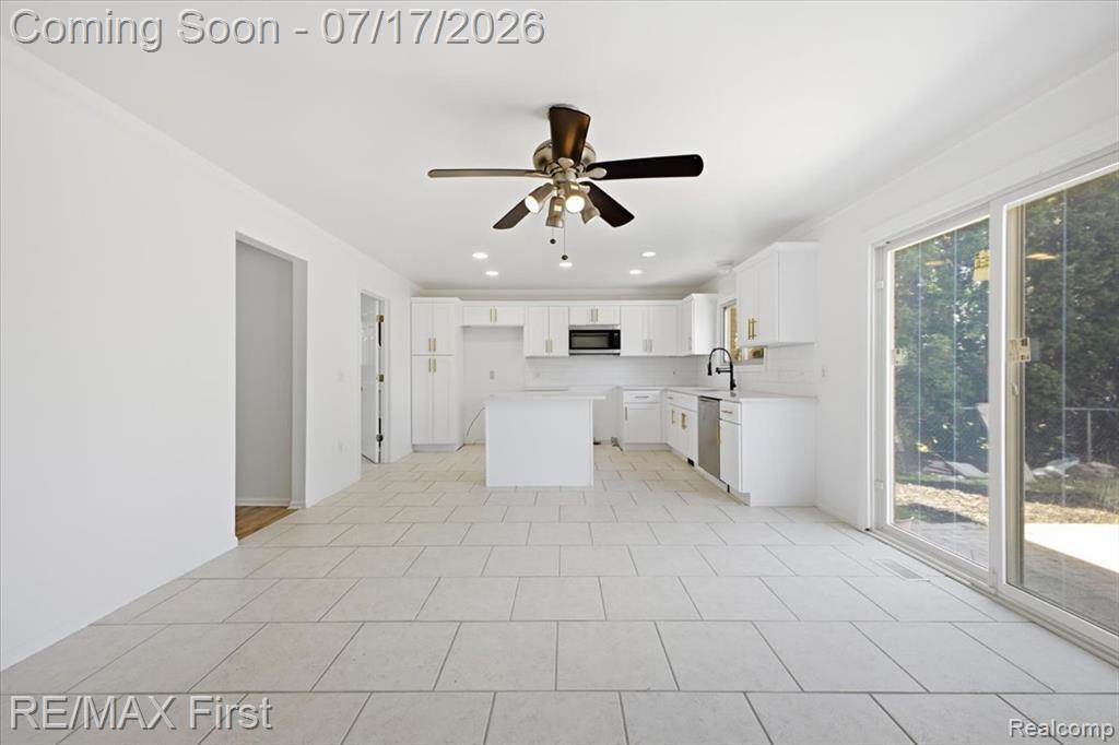 50443 Middle River Drive, Macomb, MI 48044 — Photo 16