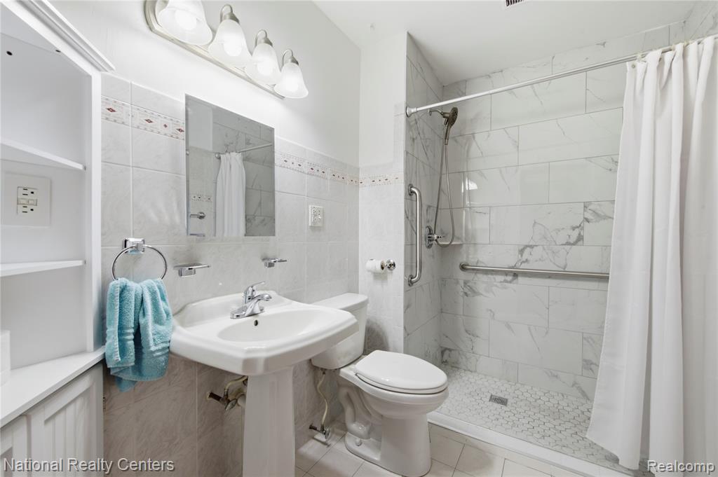 793 Hartland Avenue, Troy, MI 48083 — Photo 20