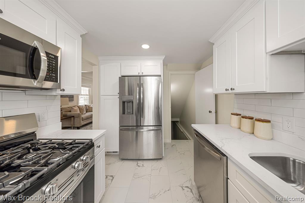 695 GRAEFIELD, Birmingham, MI 48009 — Photo 11