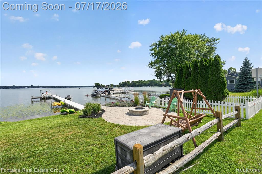 240 Rosebud Court, Walled Lake, MI 48390 — Photo 5