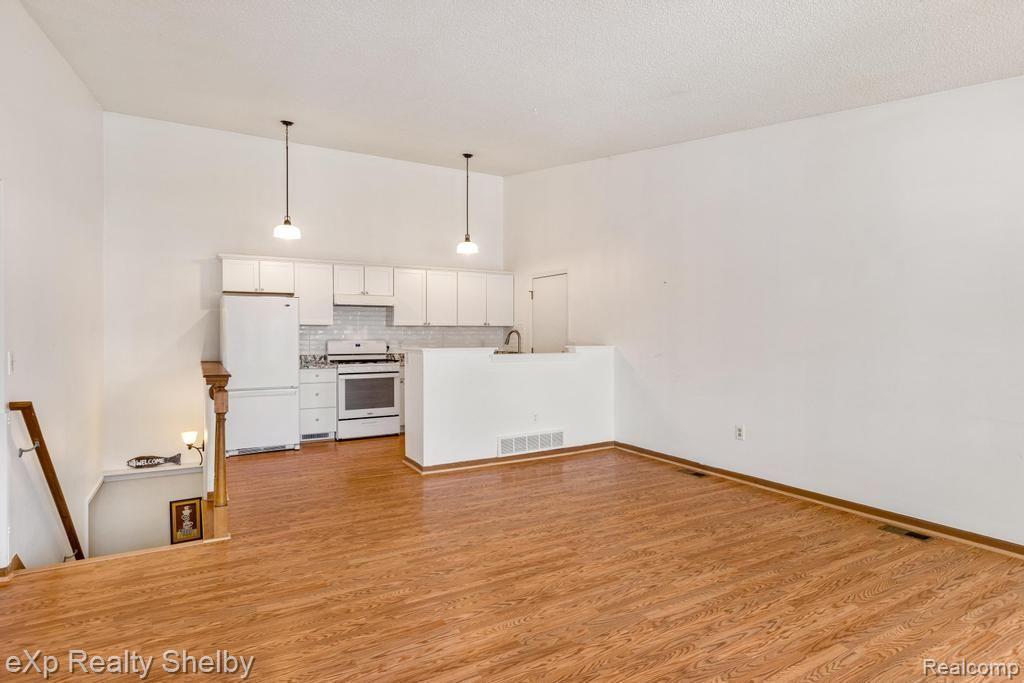 42151 OLD POND Circle, Plymouth, MI 48170 — Photo 8