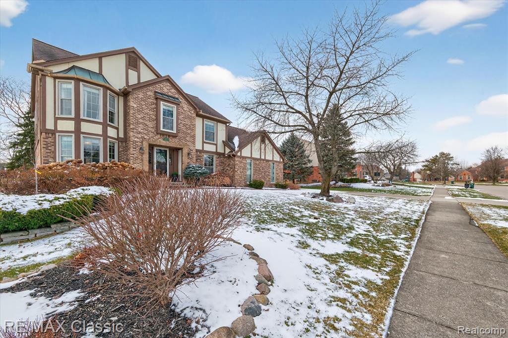 9377 Pineview Drive, Plymouth, MI 48170 — Photo 4