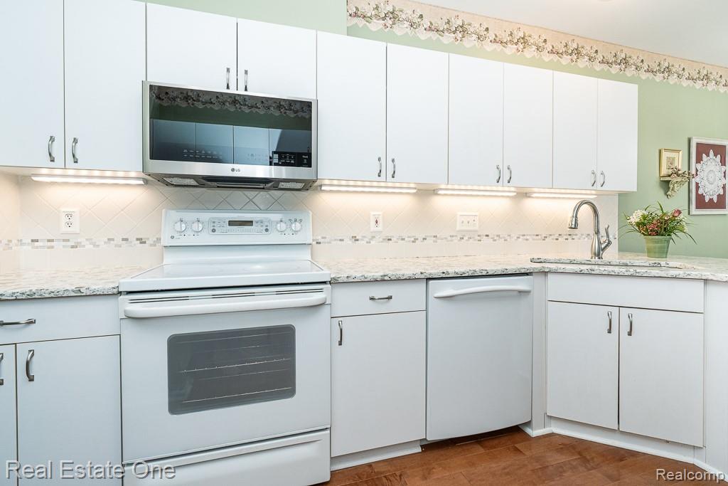 5936 Creekside Drive, 87, Troy, MI 48085 — Photo 11