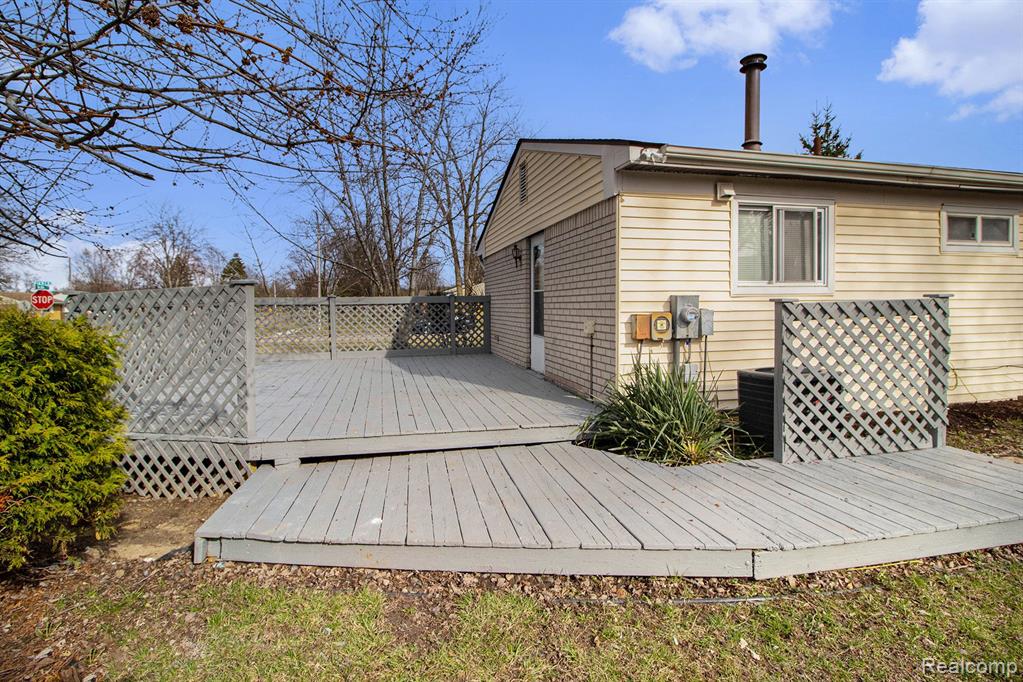 41810 PIERCE Street, Van Buren, MI 48111 — Photo 26