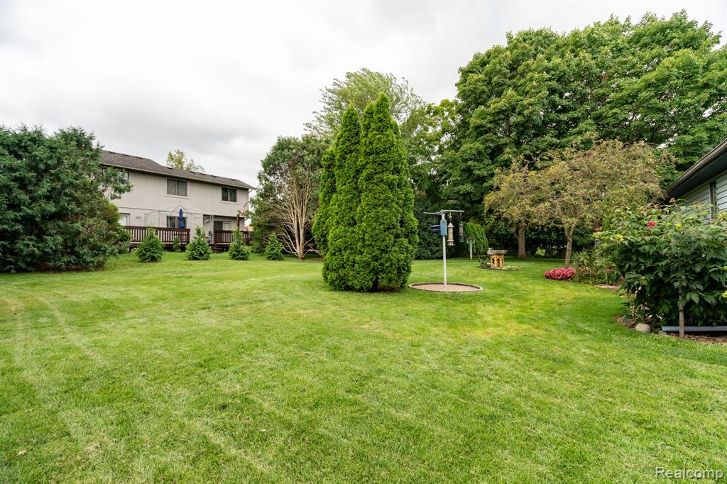 8637 Brazos Court, White Lake, MI — Photo 35