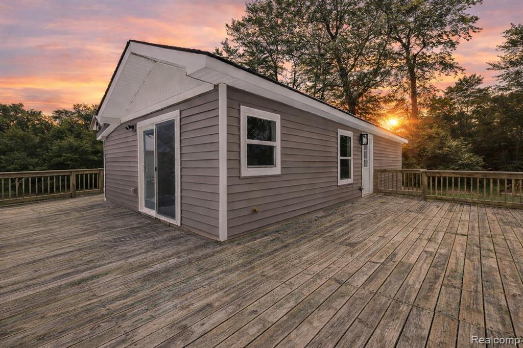 445 Granda Vista Drive, Milford, MI 48380 — Photo 2