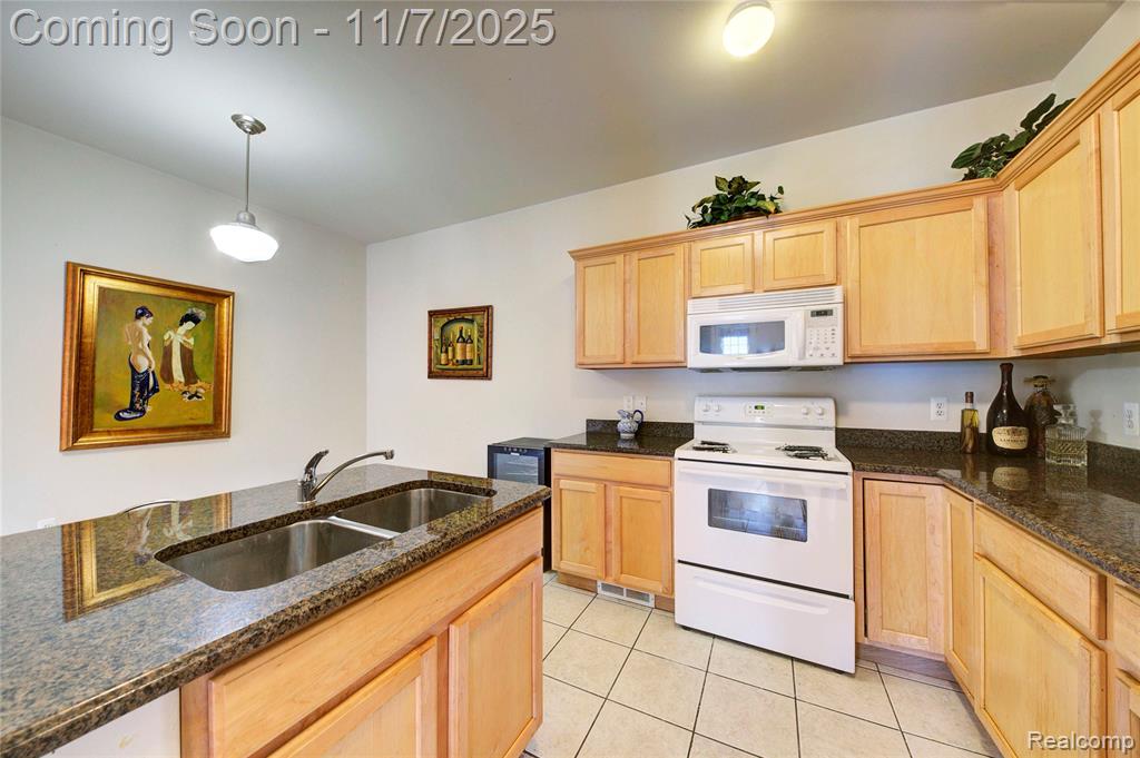 56642 Sunset Drive, Shelby Twp, MI 48316 — Photo 6