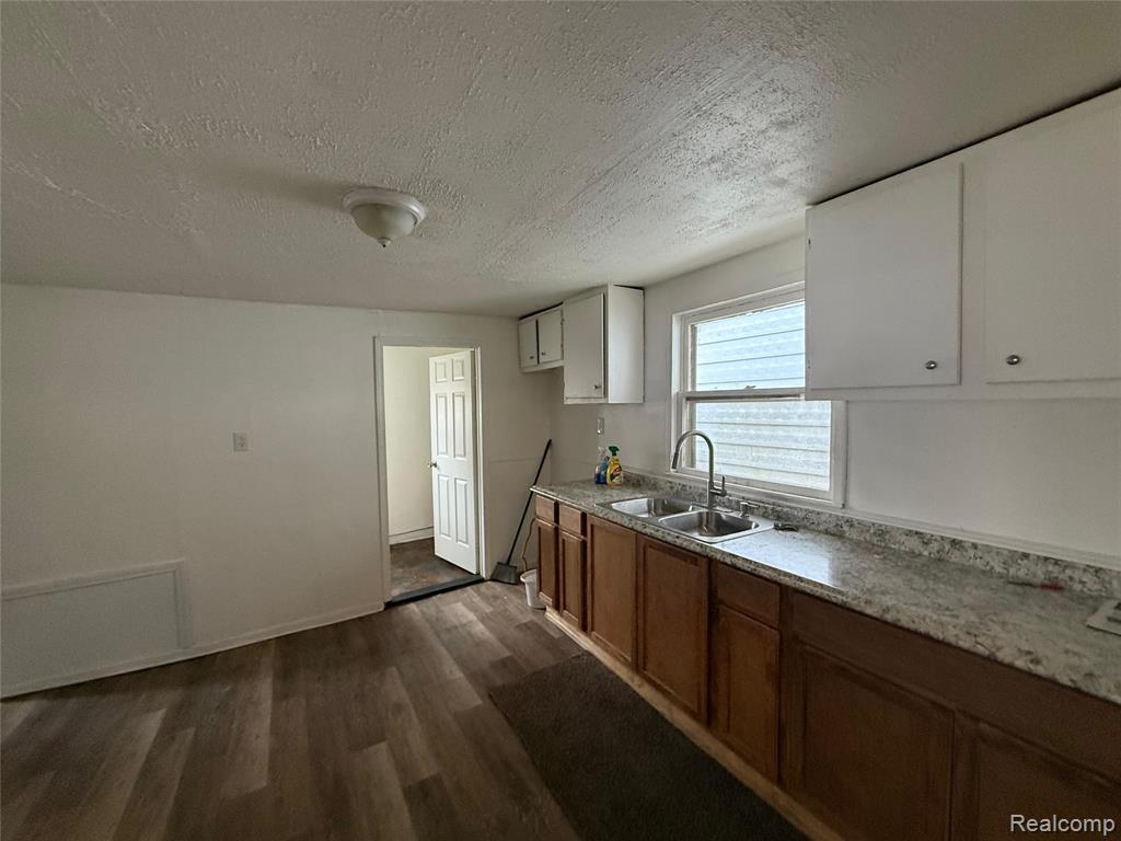 8162 Orchard Avenue, Warren, MI 48089 — Photo 7