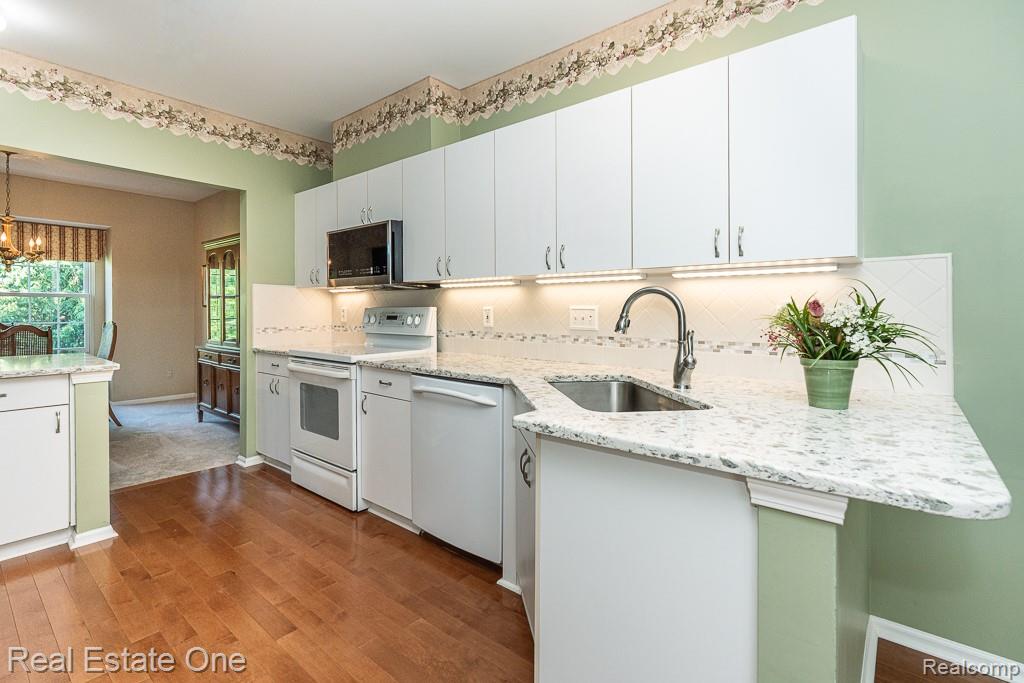 5936 Creekside Drive, 87, Troy, MI 48085 — Photo 10