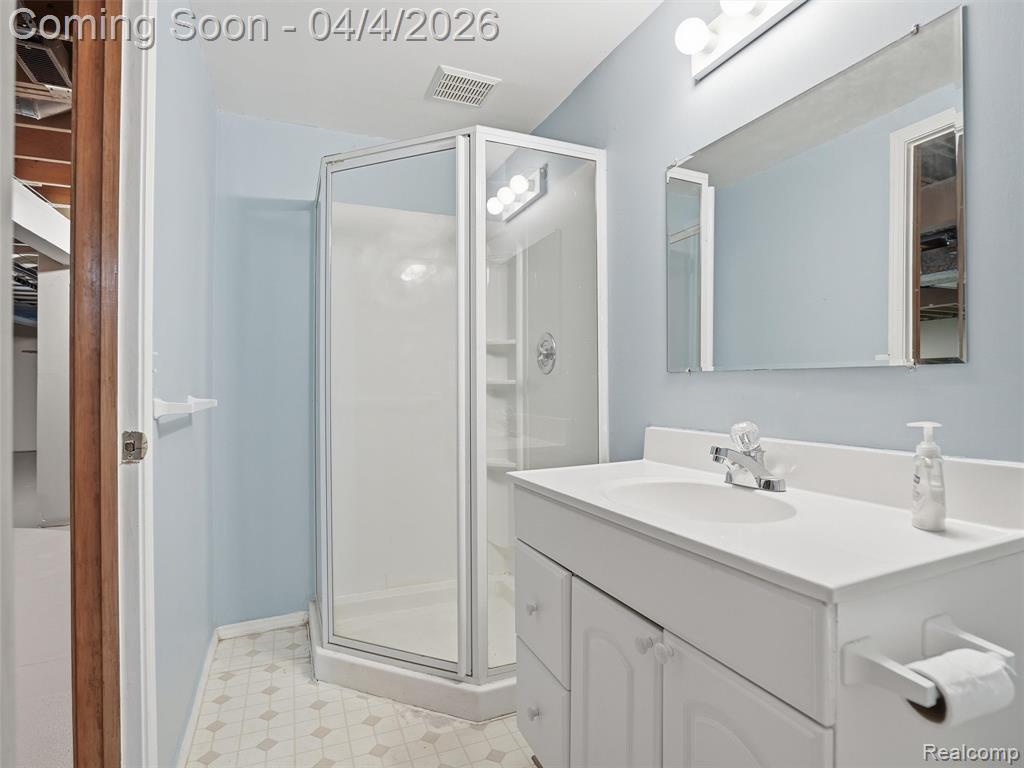 51605 Shadywood Drive, Macomb, MI 48042 — Photo 19