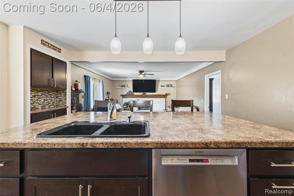 15930 Cumberland Street, Riverview, MI 48193 — Photo 13