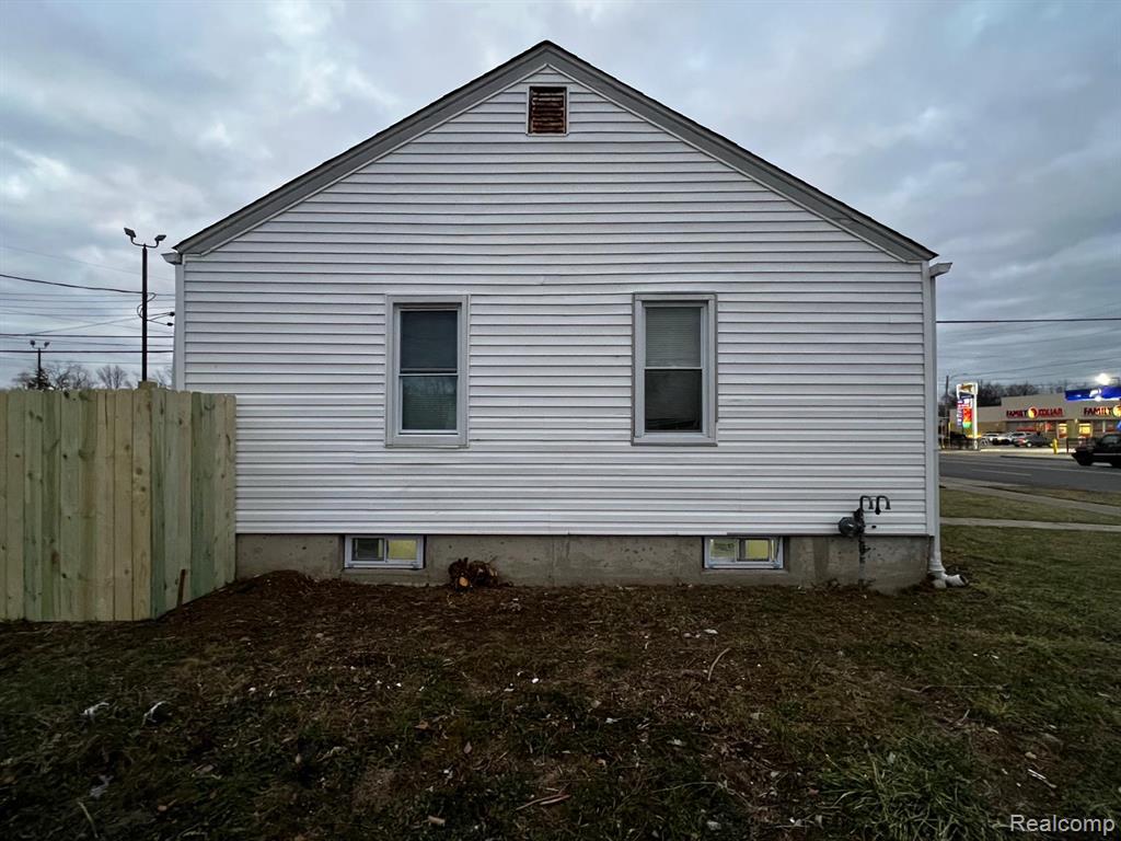 8695 Evergreen Avenue, Detroit, MI 48228 — Photo 3