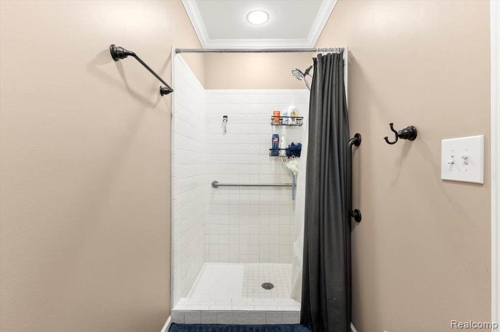 9755 Forest Ridge Drive, Clarkston, MI 48348 — Photo 33