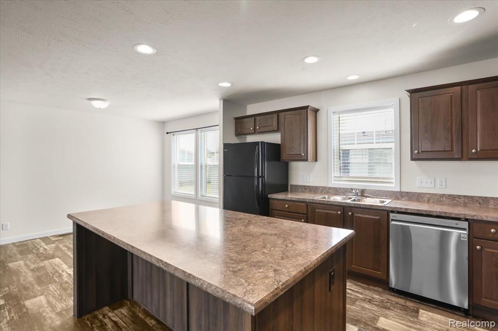 57572 Miller Court, Lenox, MI 48048 — Photo 4