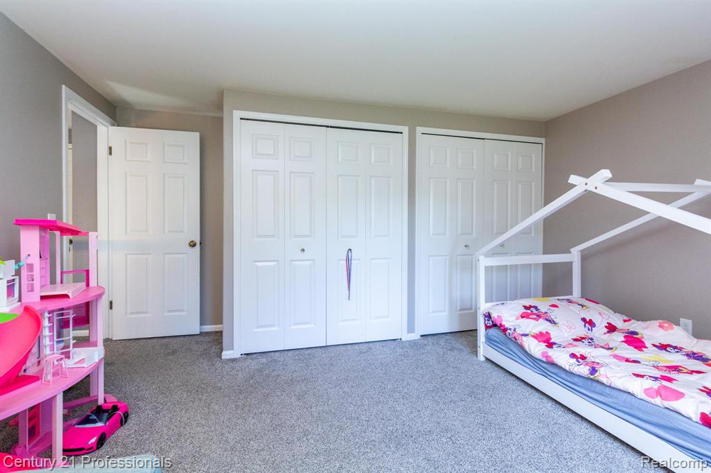 9418 Oakmont Drive, Grand Blanc, MI 48439 — Photo 25