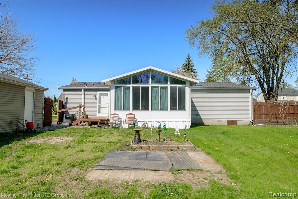 42 N BIGGS Street, Belleville, MI 48111 — Photo 33