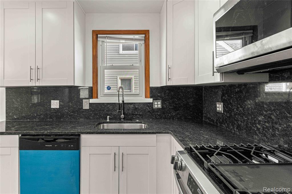 817 Lincoln Avenue, Lincoln Park, MI 48146 — Photo 8