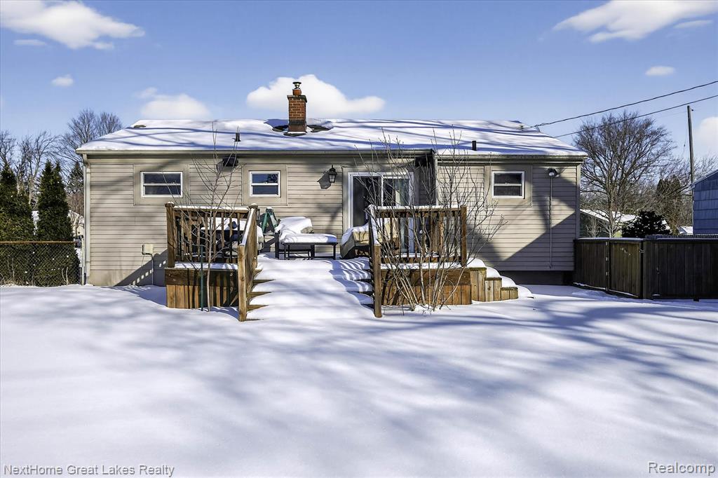 819 Southwood Drive, Fenton, MI 48430 — Photo 35