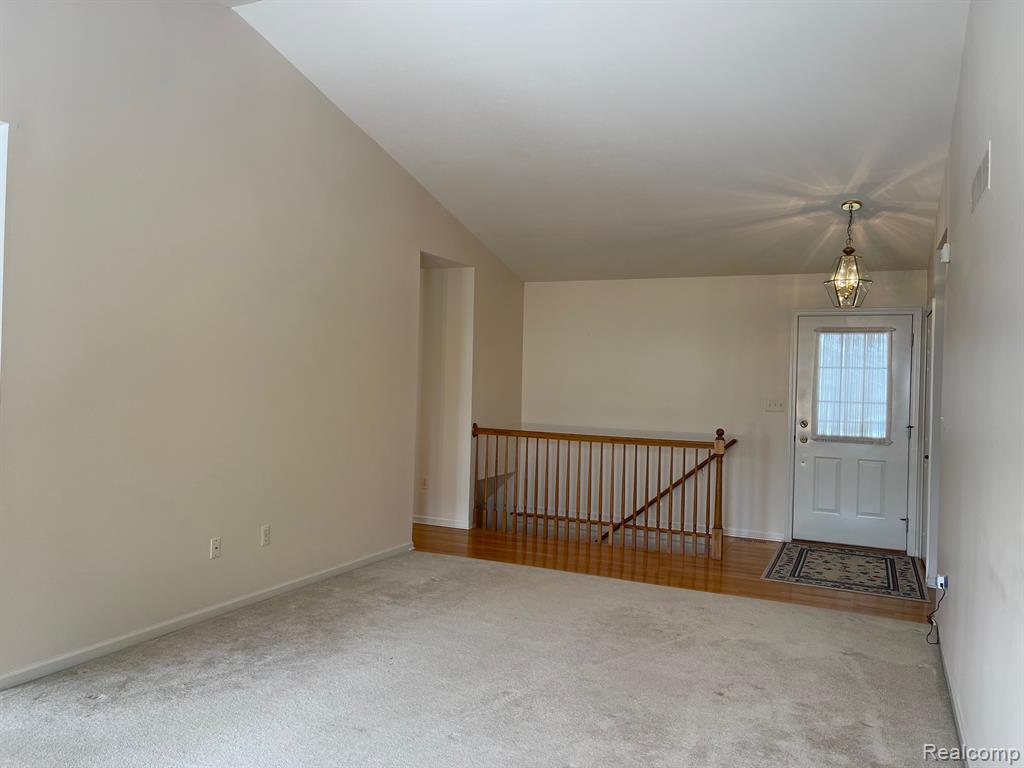 10385 Tophill, Hartland, MI 48353 — Photo 14