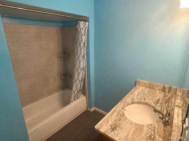 9151 CHAUMONT Drive, Commerce Twp, MI 48382 — Photo 9