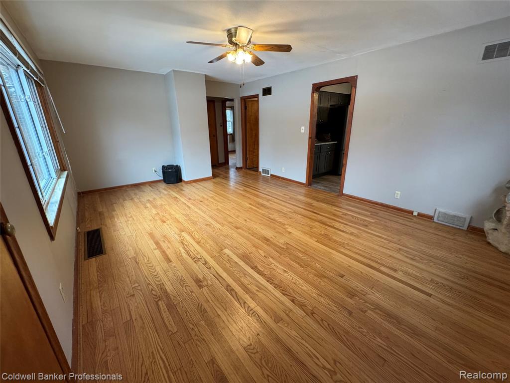 5010 Cass Elizabeth Road, Waterford, MI 48327 — Photo 7