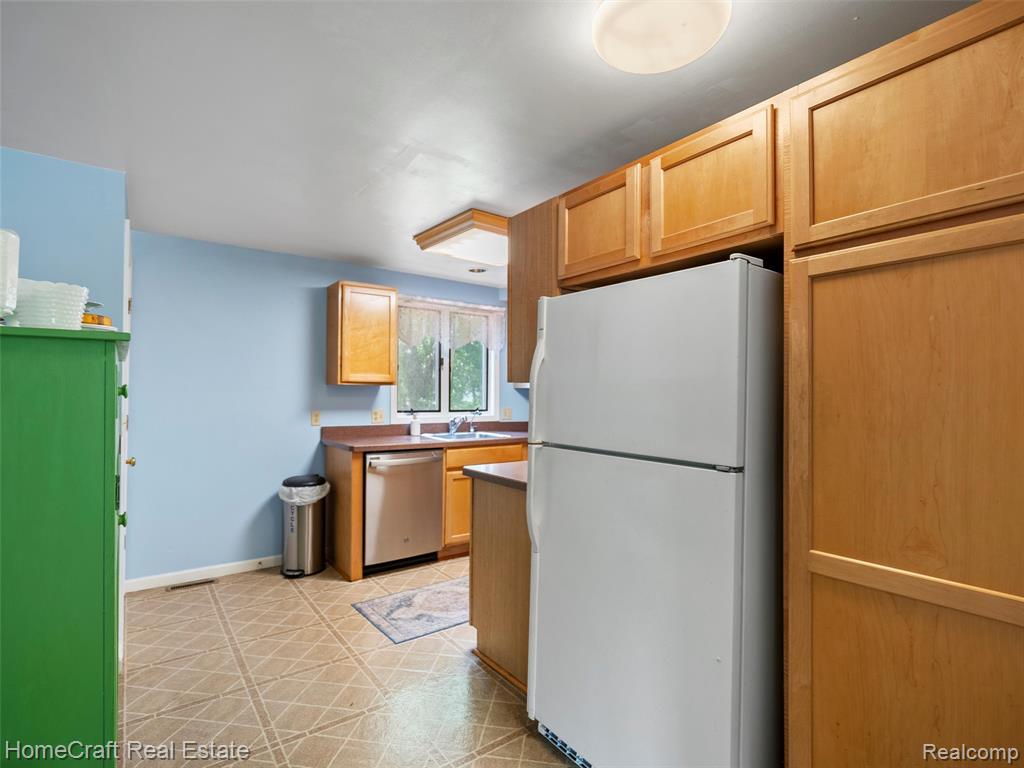 618 GRANT Street, Chelsea, MI 48118 — Photo 26