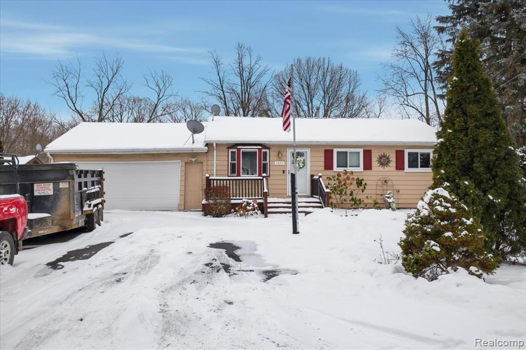 4843 Gilbo Avenue, Waterford, MI 48328 — Photo 2