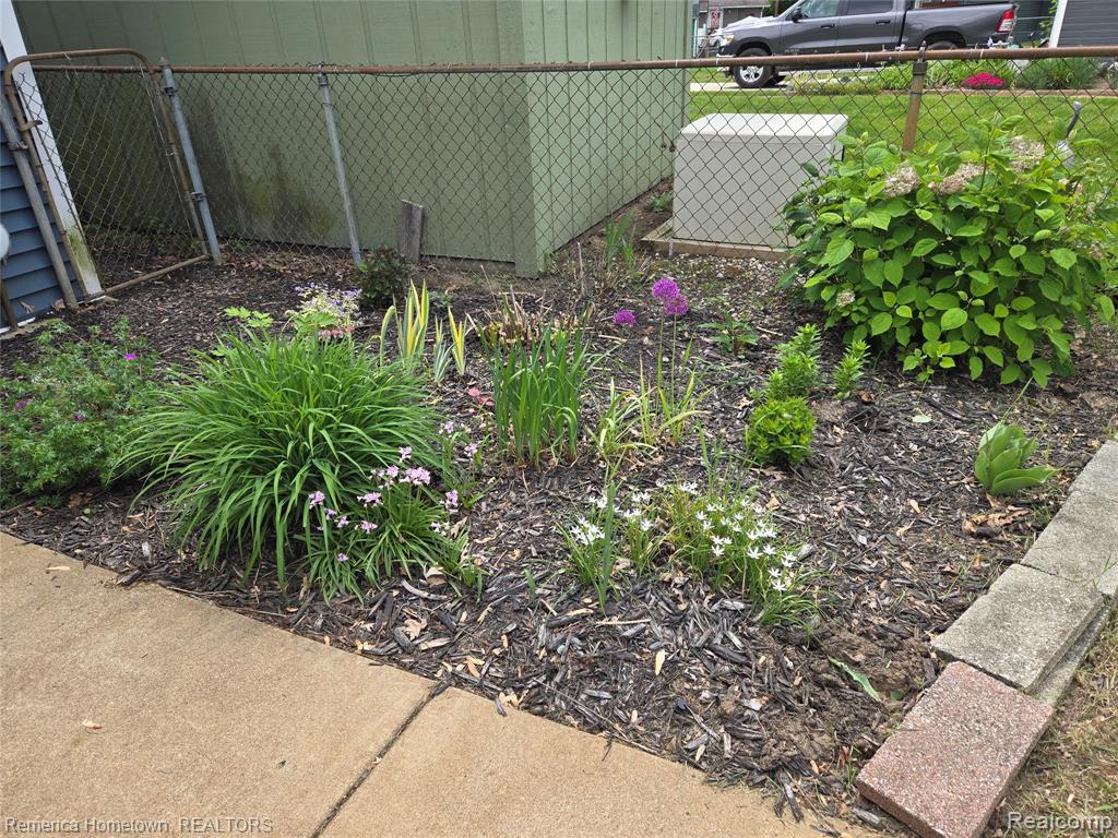 8991 LakeView Drive, White Lake, MI — Photo 4