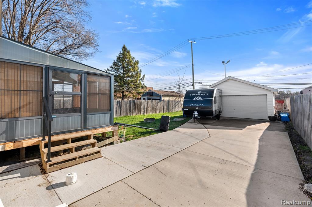 30752 Brush Street, Madison Heights, MI 48071 — Photo 23