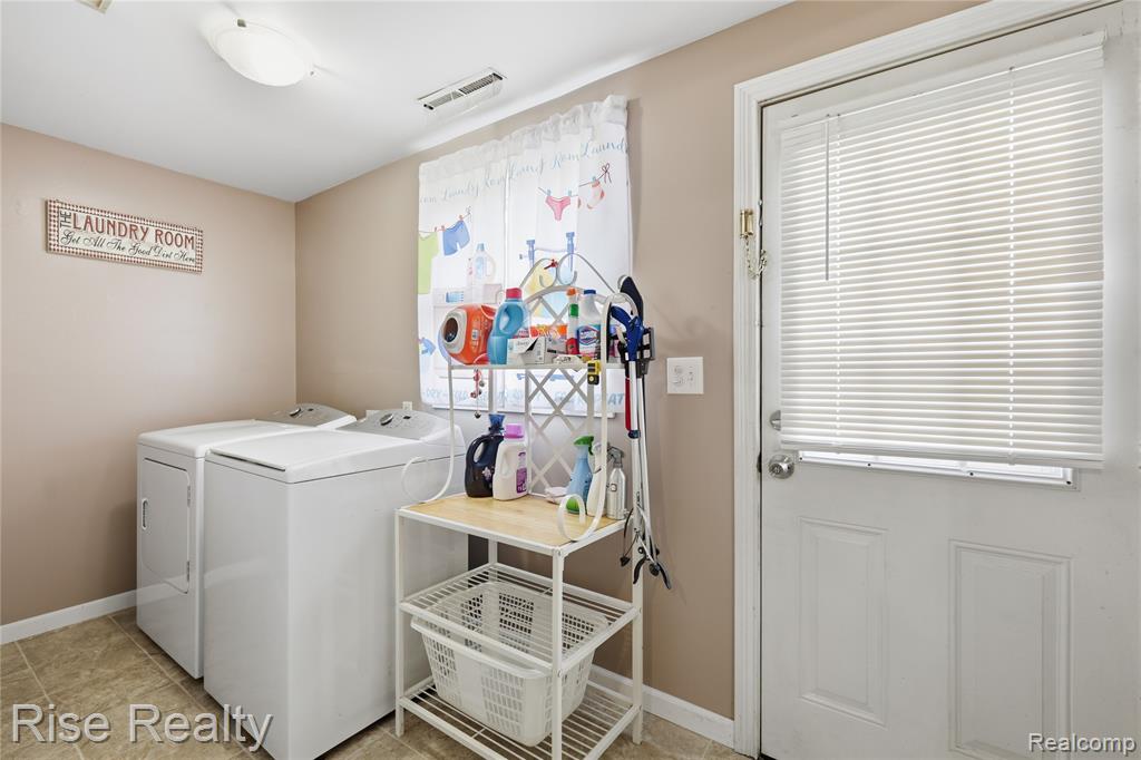 3436 Creekwood Drive, Saginaw, MI 48601 — Photo 19