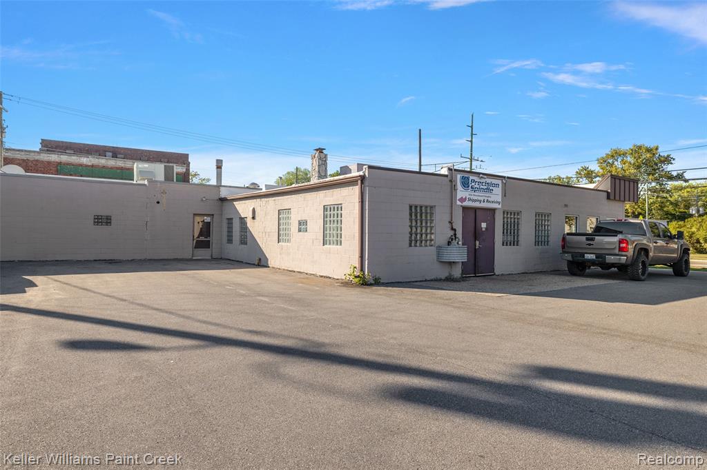 836 Woodward Heights - Photo 2