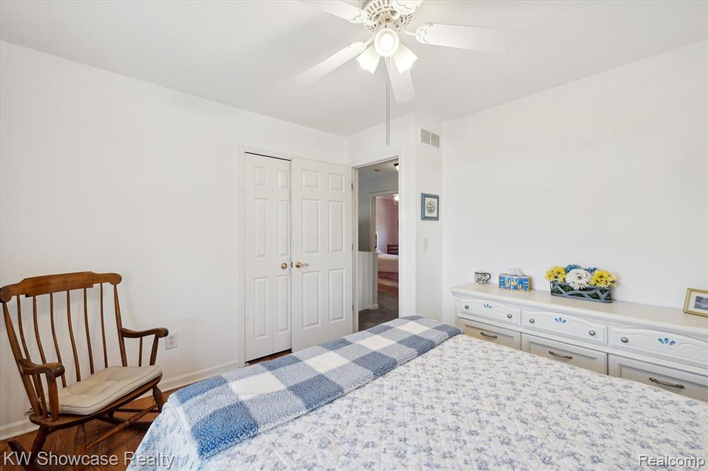 870 Chatham Drive, Milford, MI 48381 — Photo 32