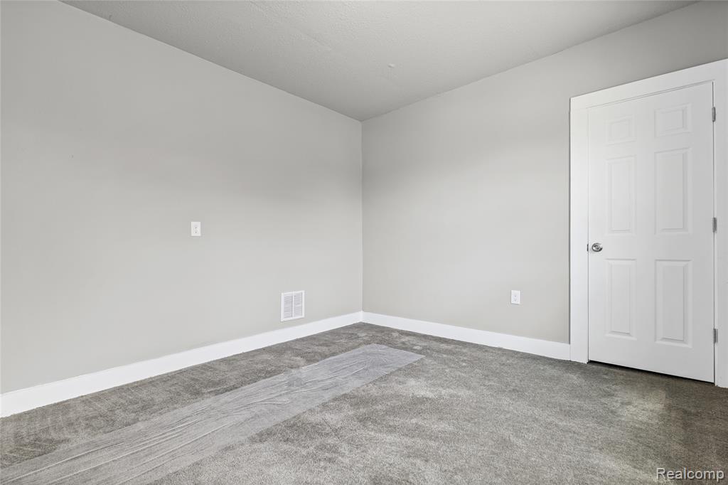 3010 Montclair Street, Detroit, MI 48214 — Photo 49