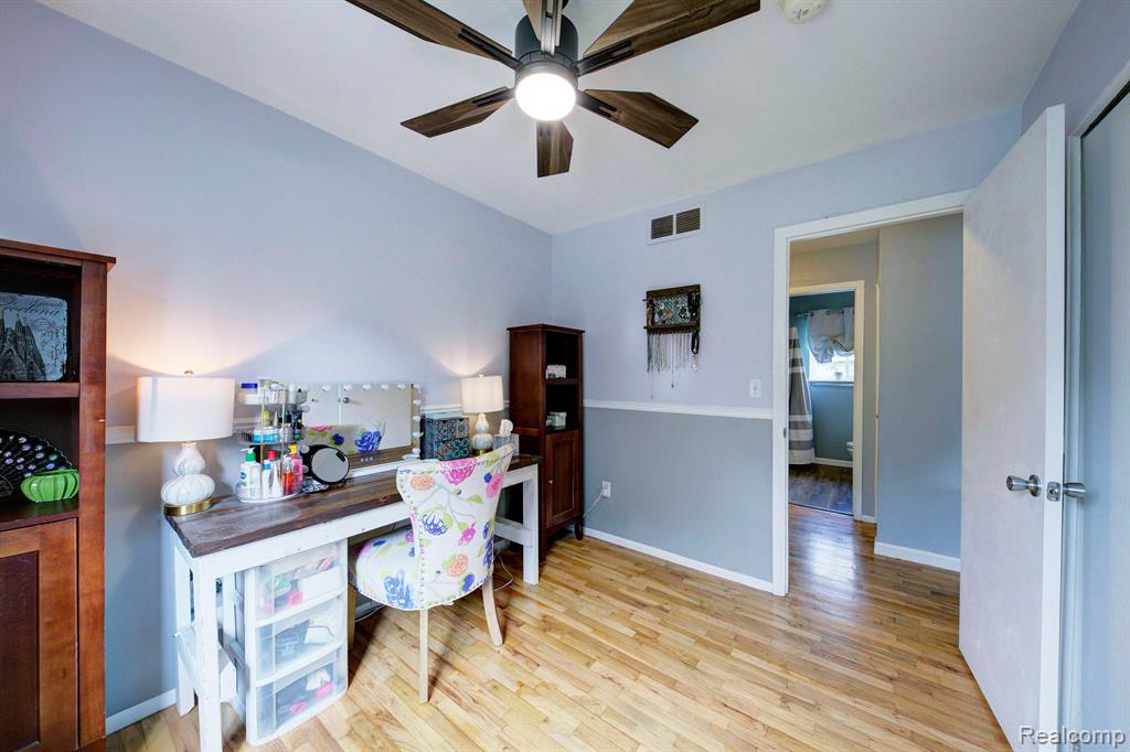 42208 HAYES Street, Belleville, MI 48111 — Photo 21