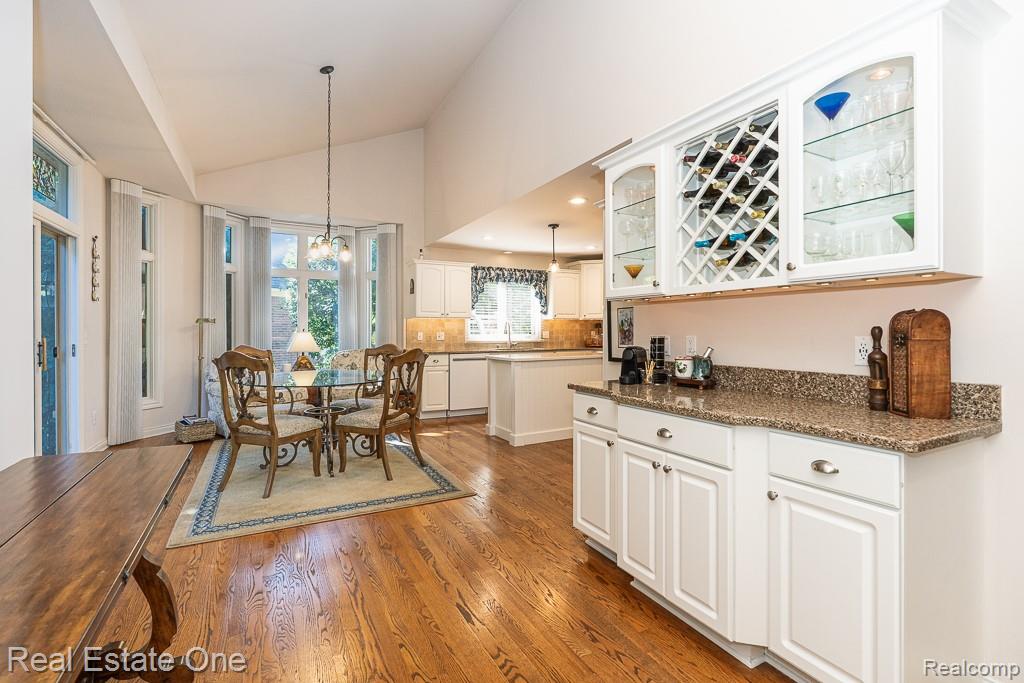 6615 Chatham Circle, Rochester Hills, MI 48306 — Photo 18