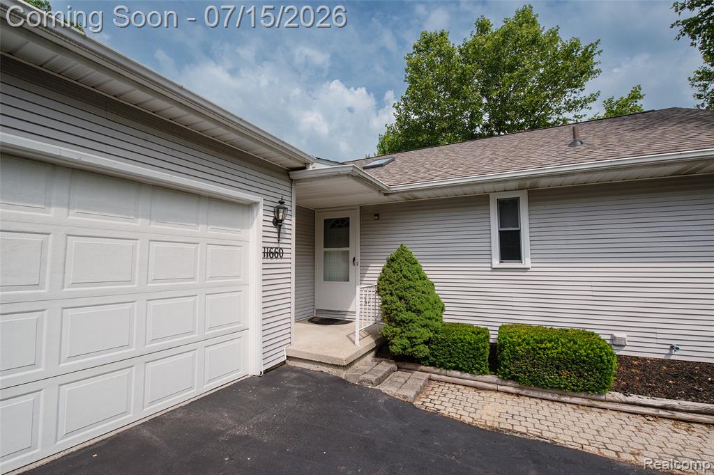 11660 Hawthorne Glen Drive, Grand Blanc, MI 48439 — Photo 3